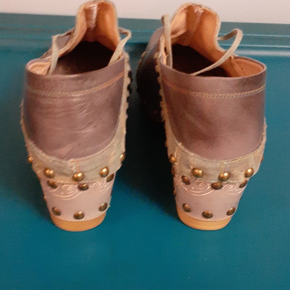 grey studded tie heeled booties size 8 1/2 brand new never worn - Picture 3 of 6
